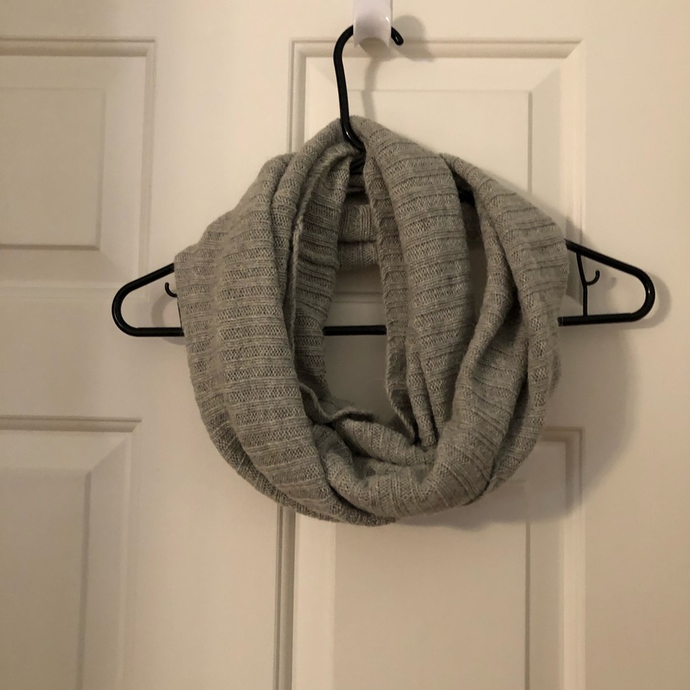 Infinity scarf